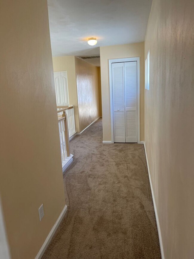 Building Photo - Lovely Lakefront Home in Virginia Beach