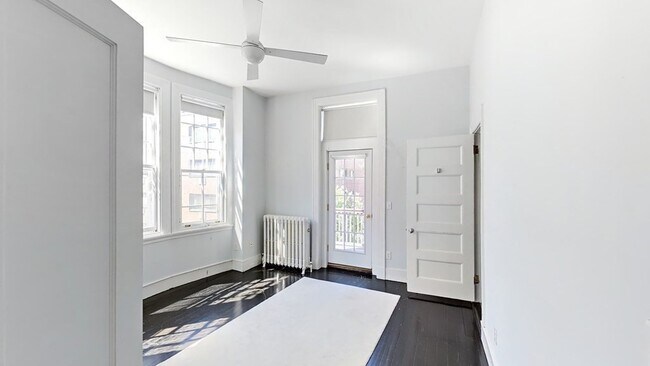 Building Photo - 371 Harvard St