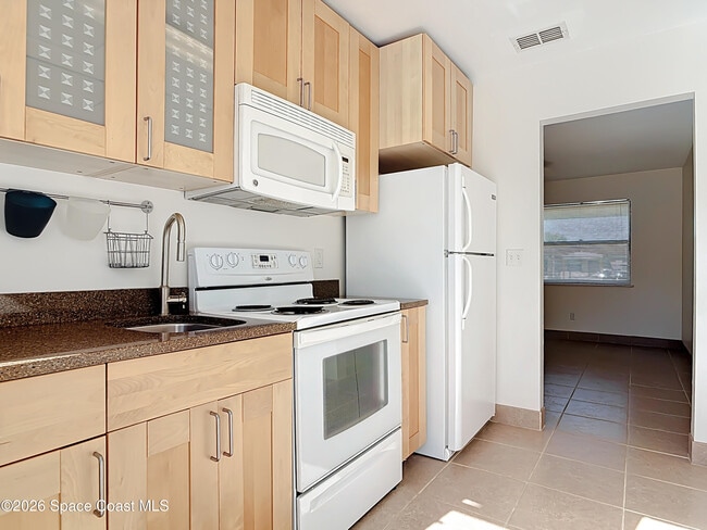 Building Photo - 710 Flamingo Dr