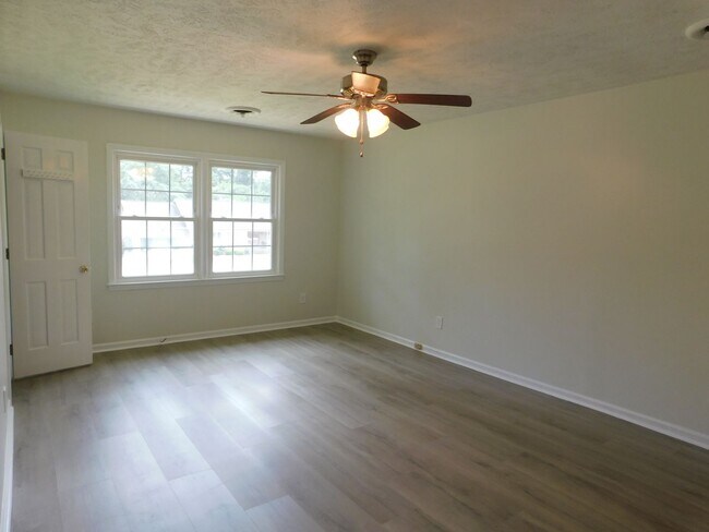 Building Photo - 1302 Dunbar Dr