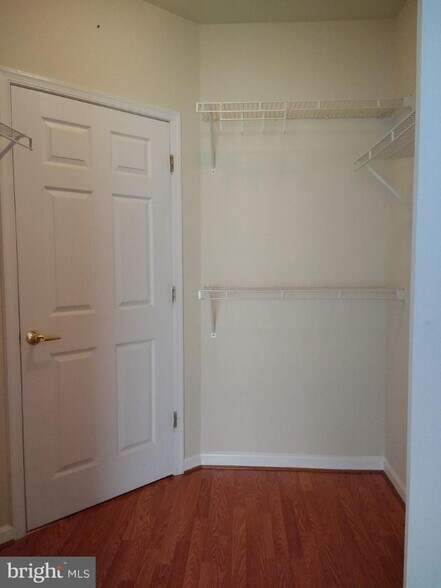 Building Photo - 4561 Strutfield Ln