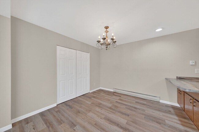 Building Photo - SECTION 8 WELCOME!8727 Sieloff Dr Unit B, Hazelwood, MO 63042