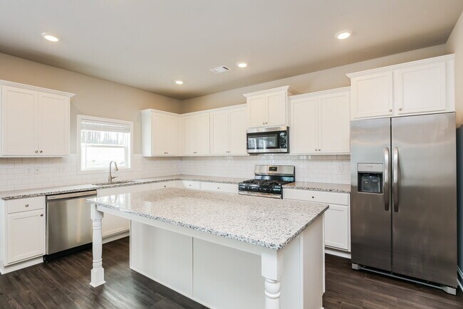 Building Photo - 3327 BRYANT Mdws Cir