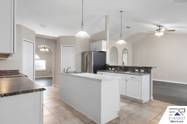 Building Photo - 13 Ryberry Dr