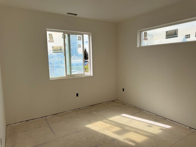 Building Photo - New Construction!