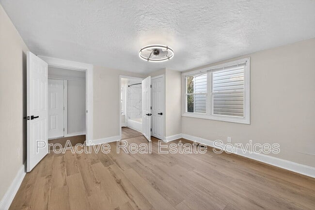 Building Photo - 1316 22nd St