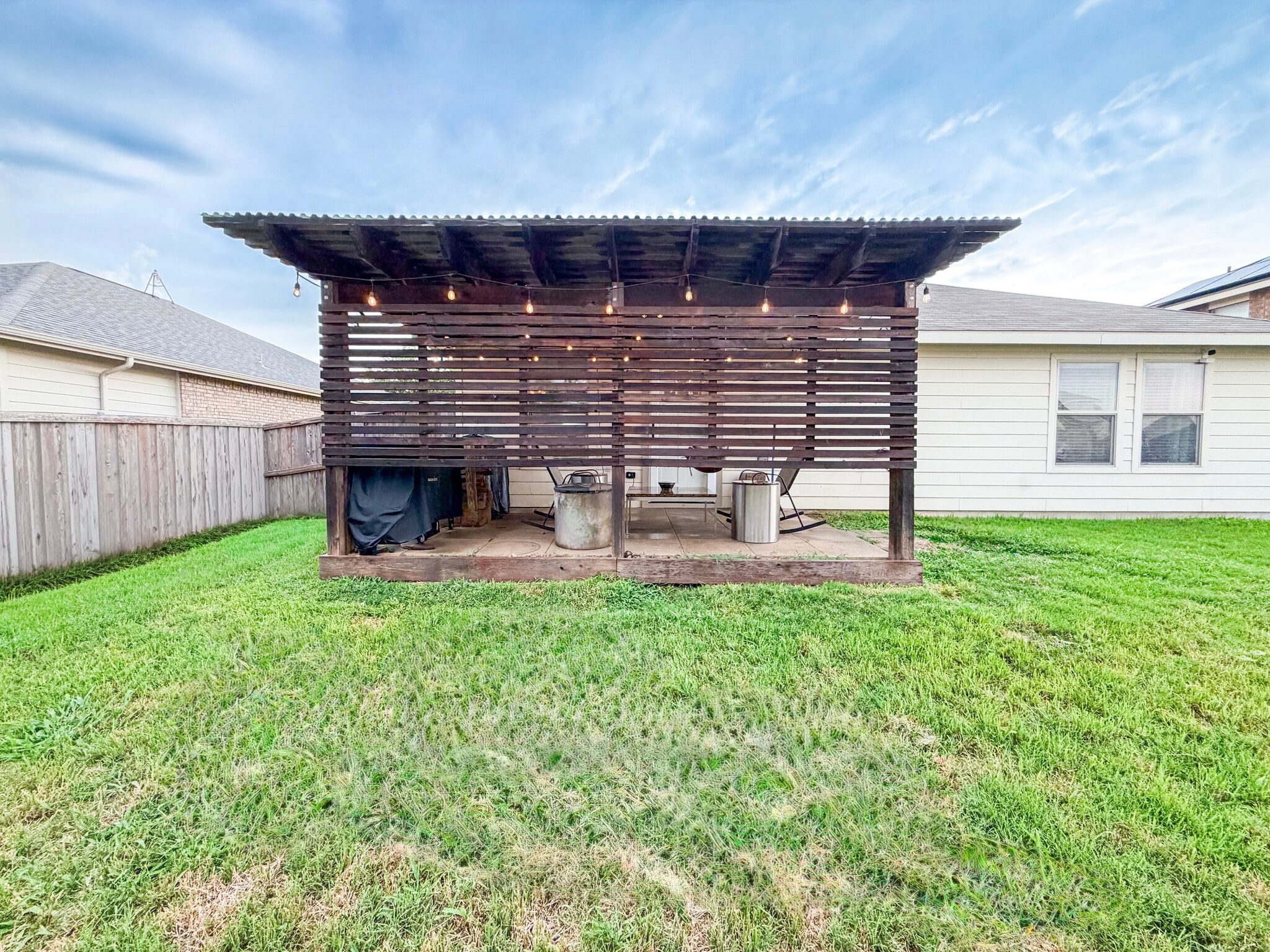 Building Photo - 12642 Forest Lawn Rd