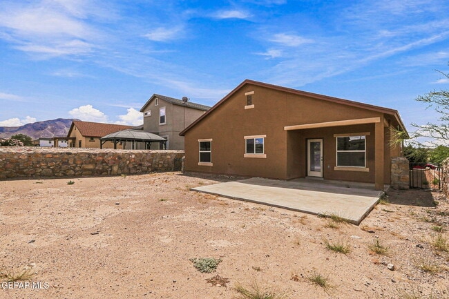 Building Photo - 7409 Dewberry Dr
