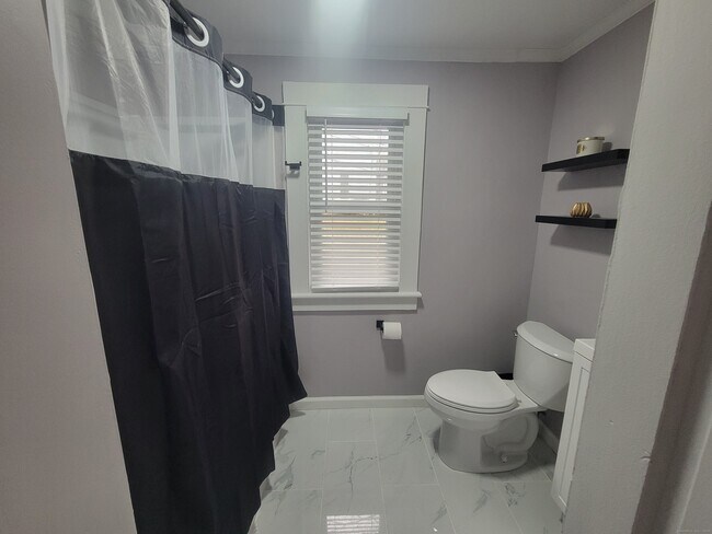 Building Photo - 12 Division St