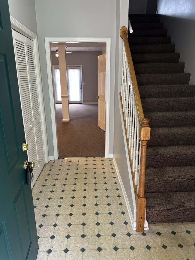 Building Photo - 2003 River Ridge Rd