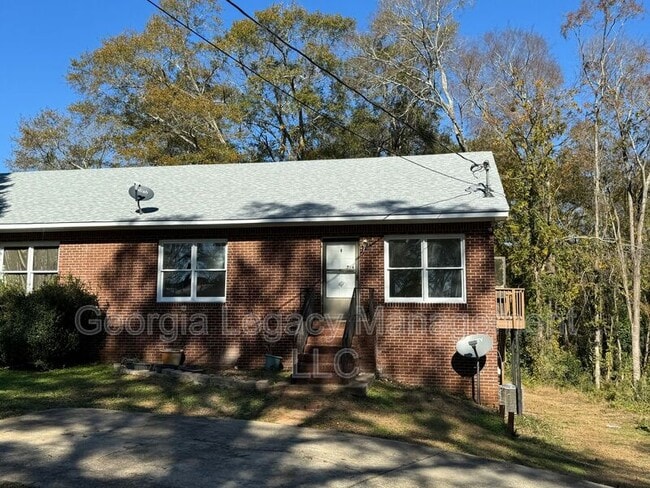 Building Photo - 724 Belmont St