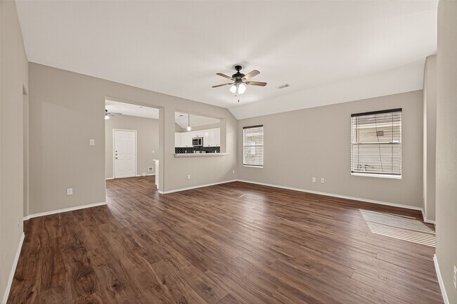 Building Photo - 9418 Belleclaire Ln