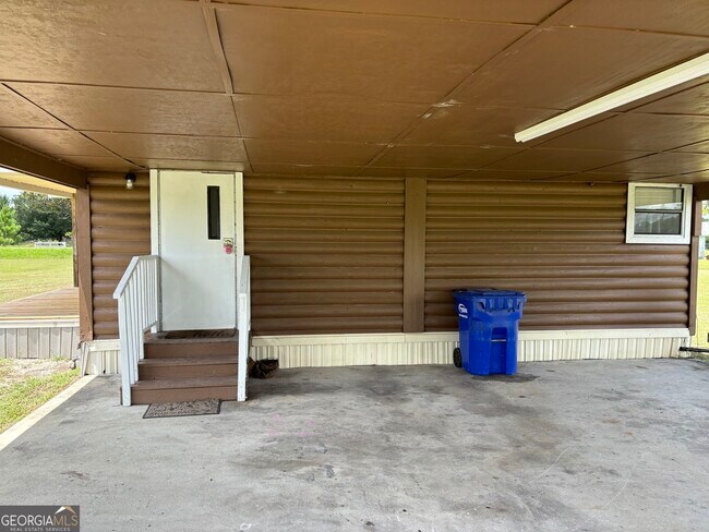 Building Photo - 266 Spring Lake Dr
