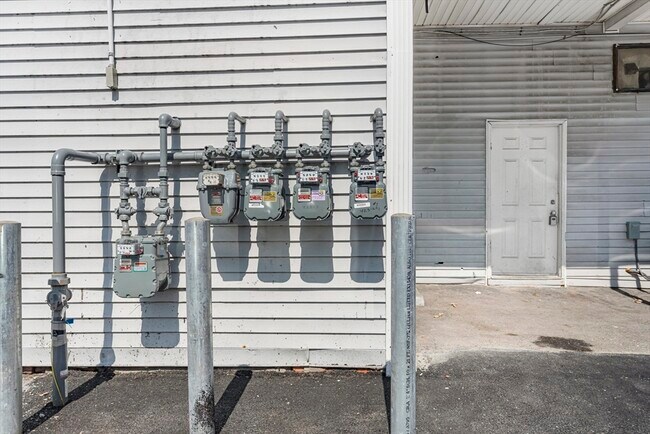 Building Photo - 423 Park Ave