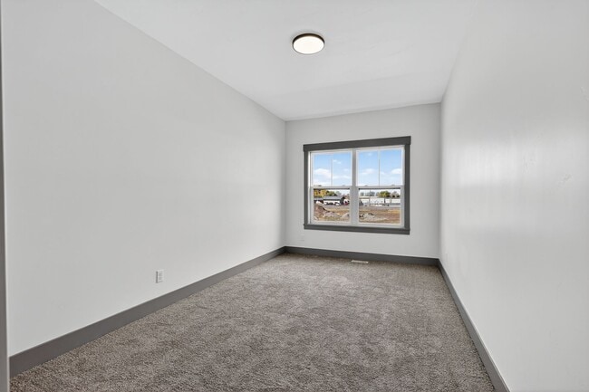 Building Photo - BRAND NEW3 BED 2.5 BATH TOWNHOME WITH 2 ST...