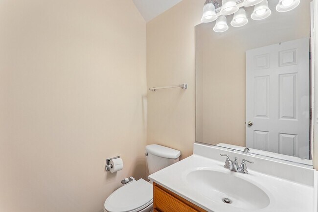Building Photo - 984 Park Hill Cir
