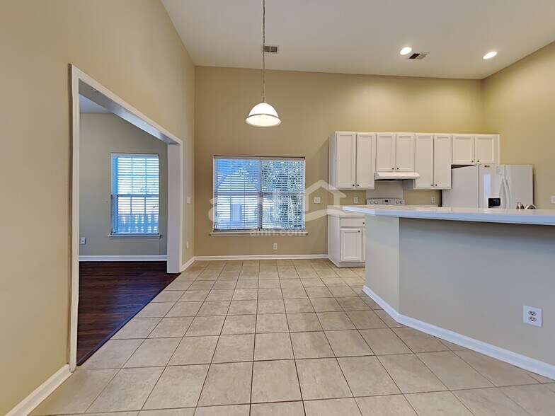 Building Photo - 2749 Palmetto Hall Blvd