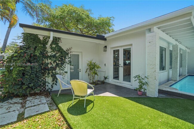 Building Photo - 7830 SW 53rd Pl