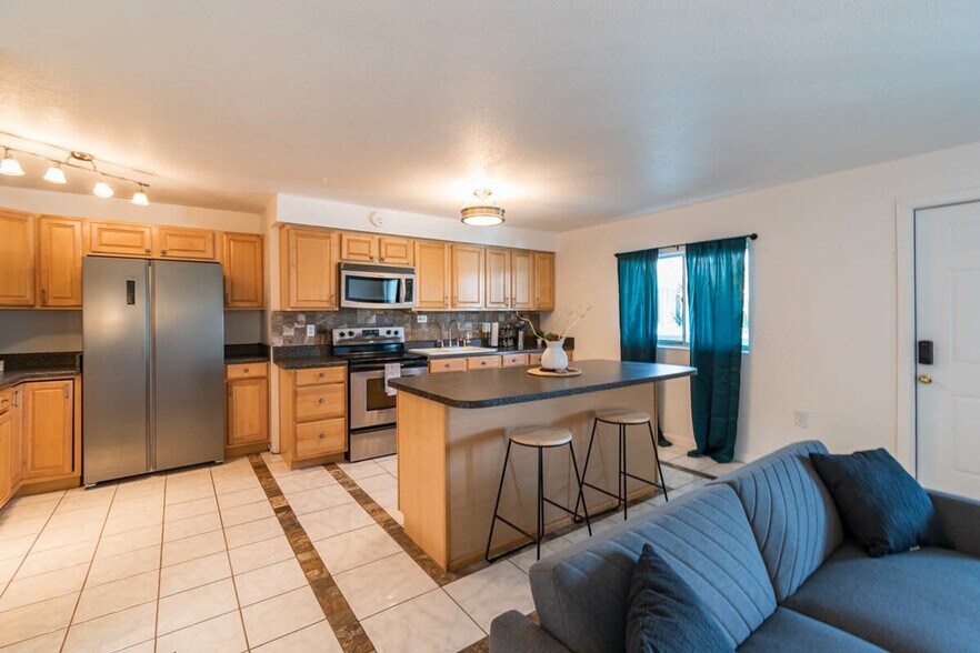 Building Photo - 505 Fillmore Ave