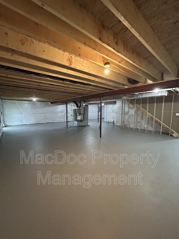 Building Photo - 2644 High Point Dr