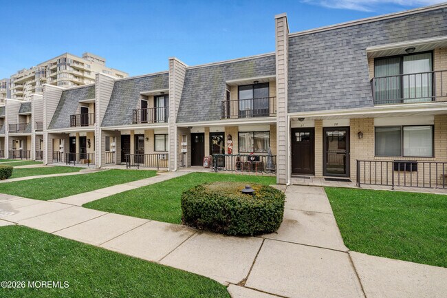 Building Photo - 720 Ocean Ave N