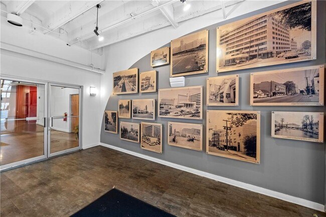 Building Photo - 878 Peachtree St NE