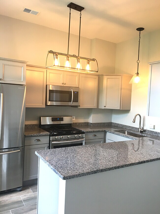 Building Photo - 6109 S Greenwood Ave