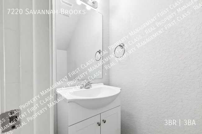 Building Photo - 7220 Savannah Brooks