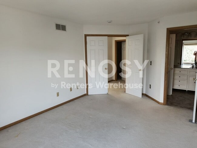 Building Photo - 4BD/2BA in Hopkins Available Now