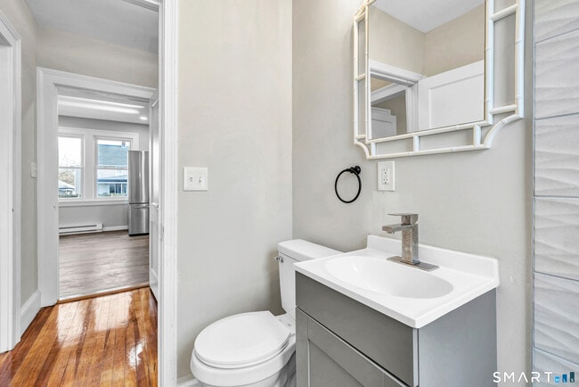 Building Photo - 126 Thomas St