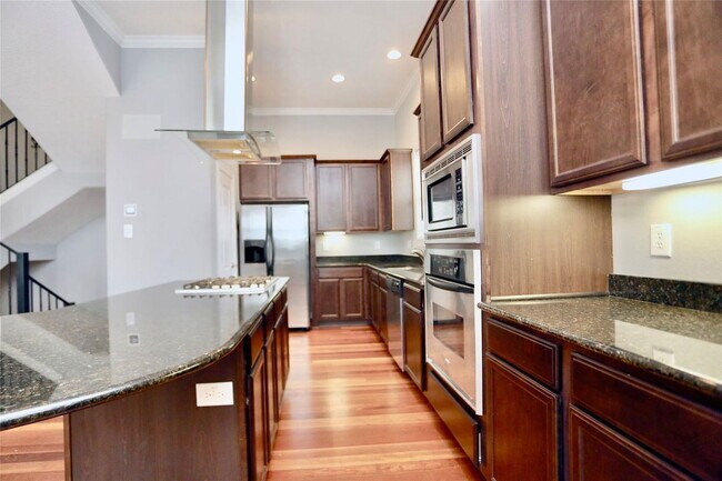 Building Photo - 114 Heights Blvd