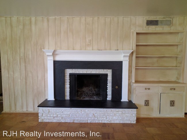 Building Photo - 6523 Avondale Dr
