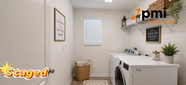 Building Photo - Stunning 5?Bedroom Home with 3 Bathrooms Single Family House.