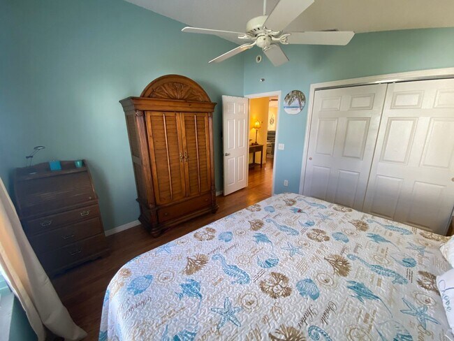 Building Photo - Location, Location, Location - ANNUAL LEASE in the Village of Belvedere