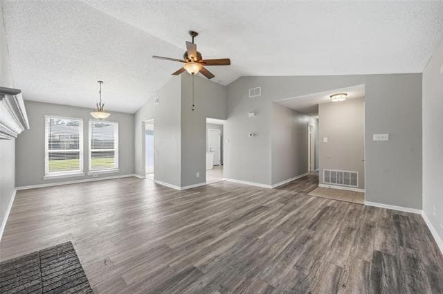 Building Photo - 935 Mapleleaf Ln