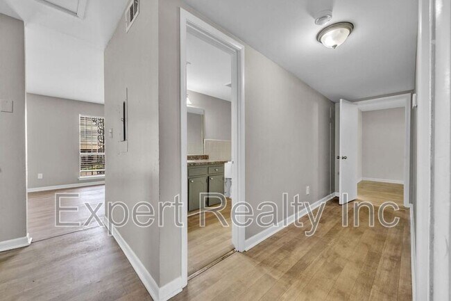 Building Photo - 3221 Avenue S