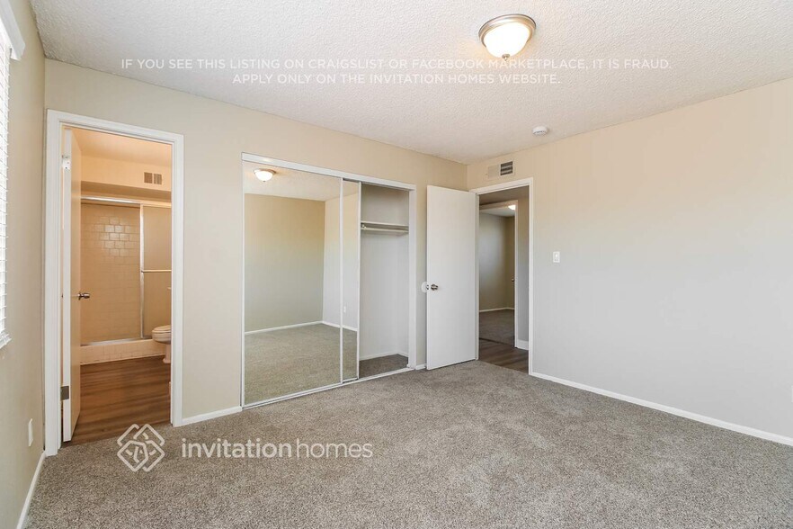 Building Photo - 1205 W El Alba Way