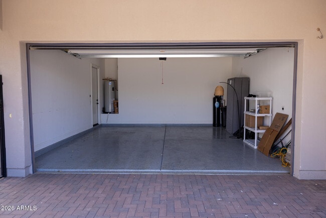 Building Photo - 2462 E Lovebird Ln