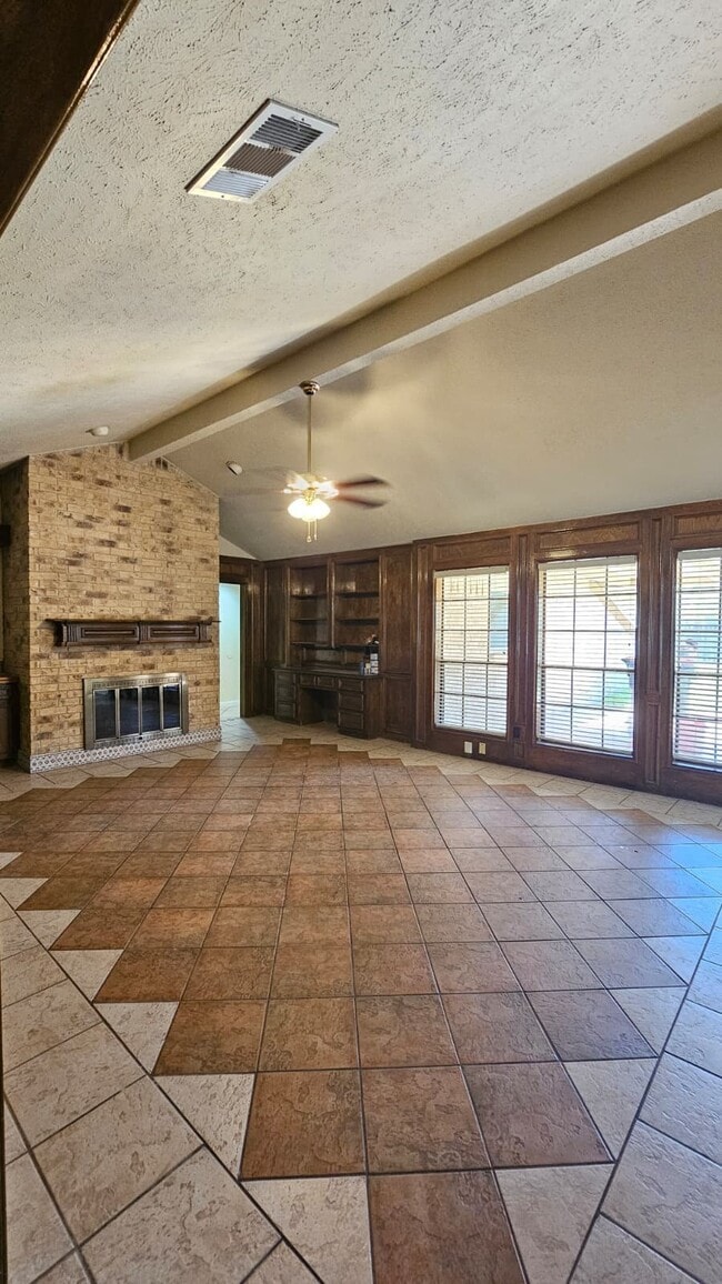 Building Photo - 14819 Knightsway Dr