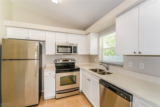 Building Photo - 1804 NE 21st St