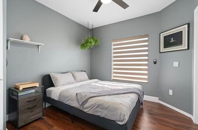Building Photo - Charming 2BR Condo in Scottsdale