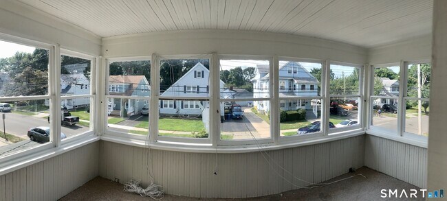 Building Photo - 52 Catherine St