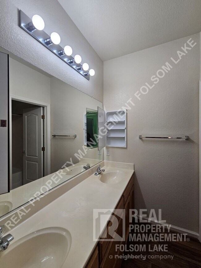 Building Photo - COMING SOON!!!  4bd 2ba home in Folsom
