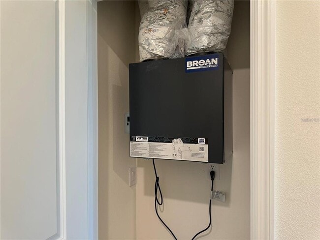 Building Photo - 4561 Small Creek Rd