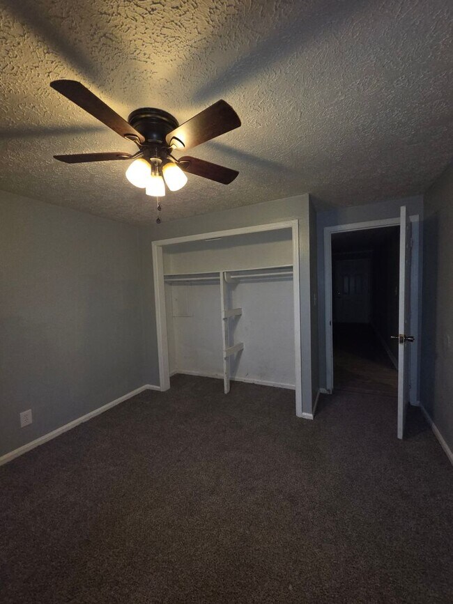 Building Photo - 928 Hamilton Blvd