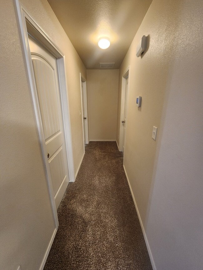 Building Photo - 3 bed 2 bath home in Lone Star Trails