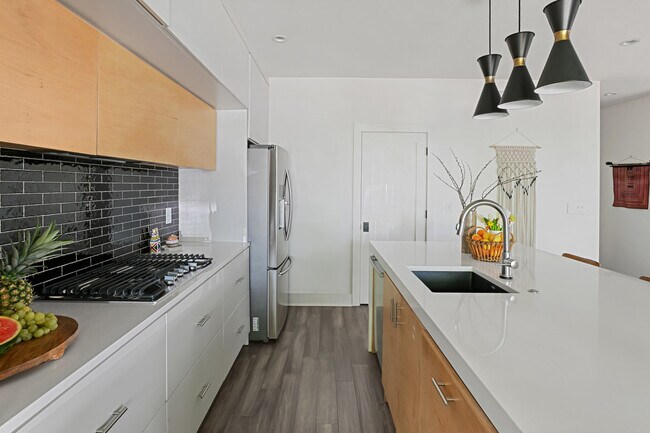 Building Photo - 634 Bonaventure Ave NE