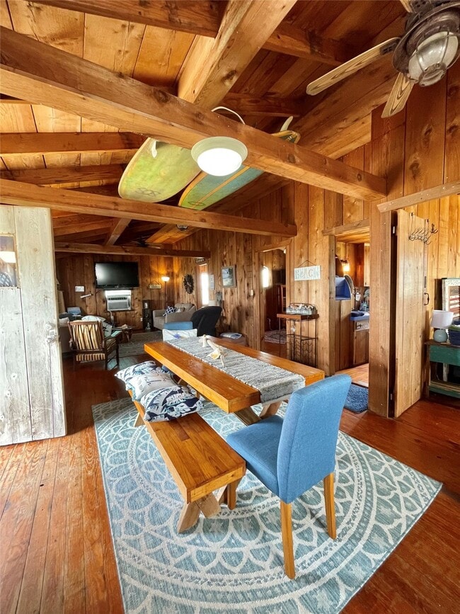 Building Photo - 1111 Surf Dr