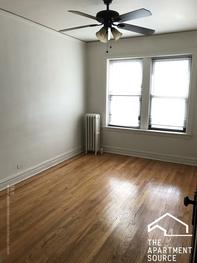 Building Photo - 1423 W Cullom Ave