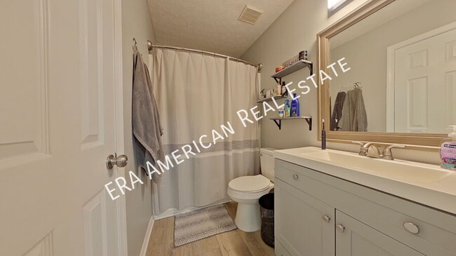 Building Photo - 5 Chatelaine Cir SE